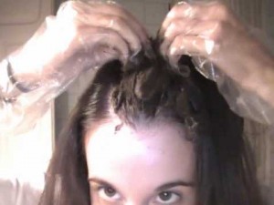 Cómo aplicar henna en el cabelloa