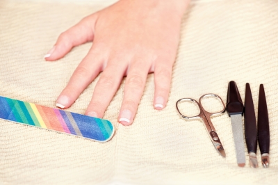 Cómo quitar el esmalte de uñas