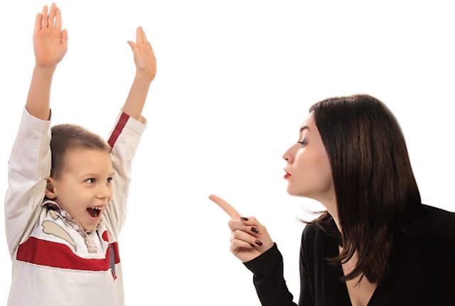 ¿Cómo puedo disciplinar a mi hijo para que sea obediente?