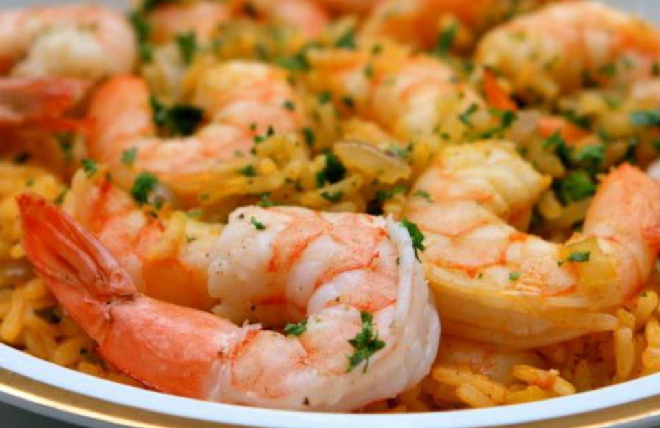 Cómo preparar camarones al ajillo