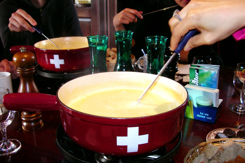 Cómo preparar una fondue de queso
