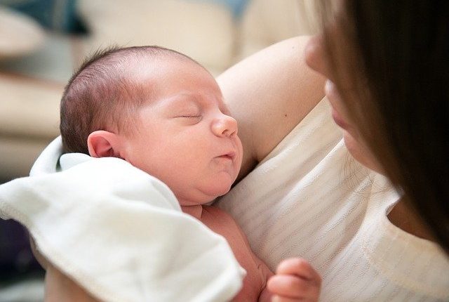 Cómo cuidar a un recién nacido