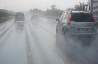 Cómo conducir de forma segura con lluvia