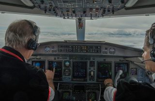 Cómo se pilota un avión: conceptos básicos